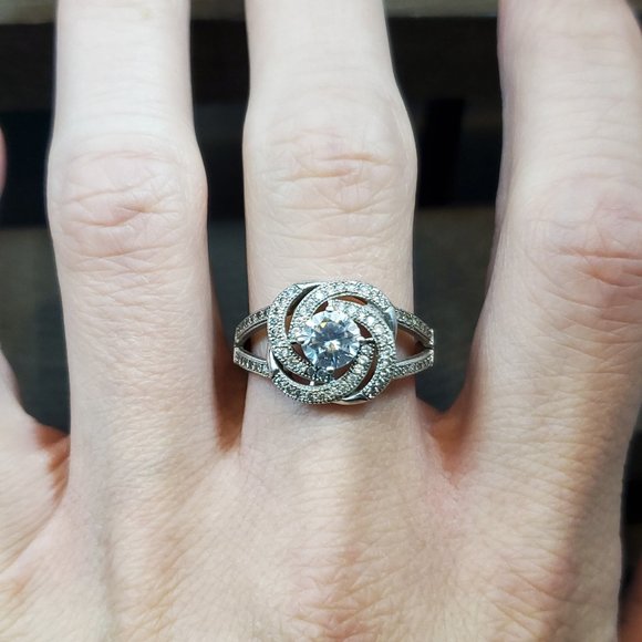 Jewelry - Size 9 Sterling Silver Swirling Design Cubic Zirconia Ring